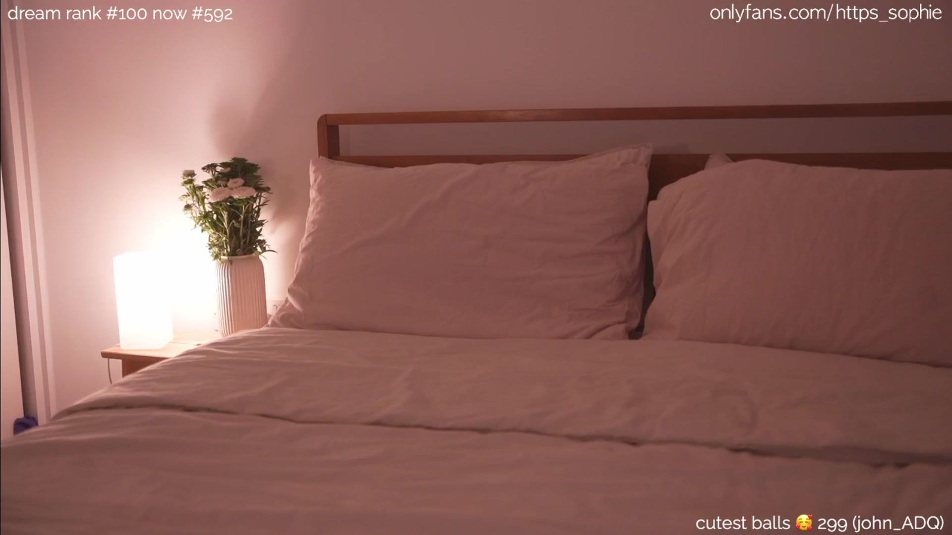 Gallery image thumbnail from camguurl's myfreecams stream on, 08/31/2024, 22:04 image 8 of 20