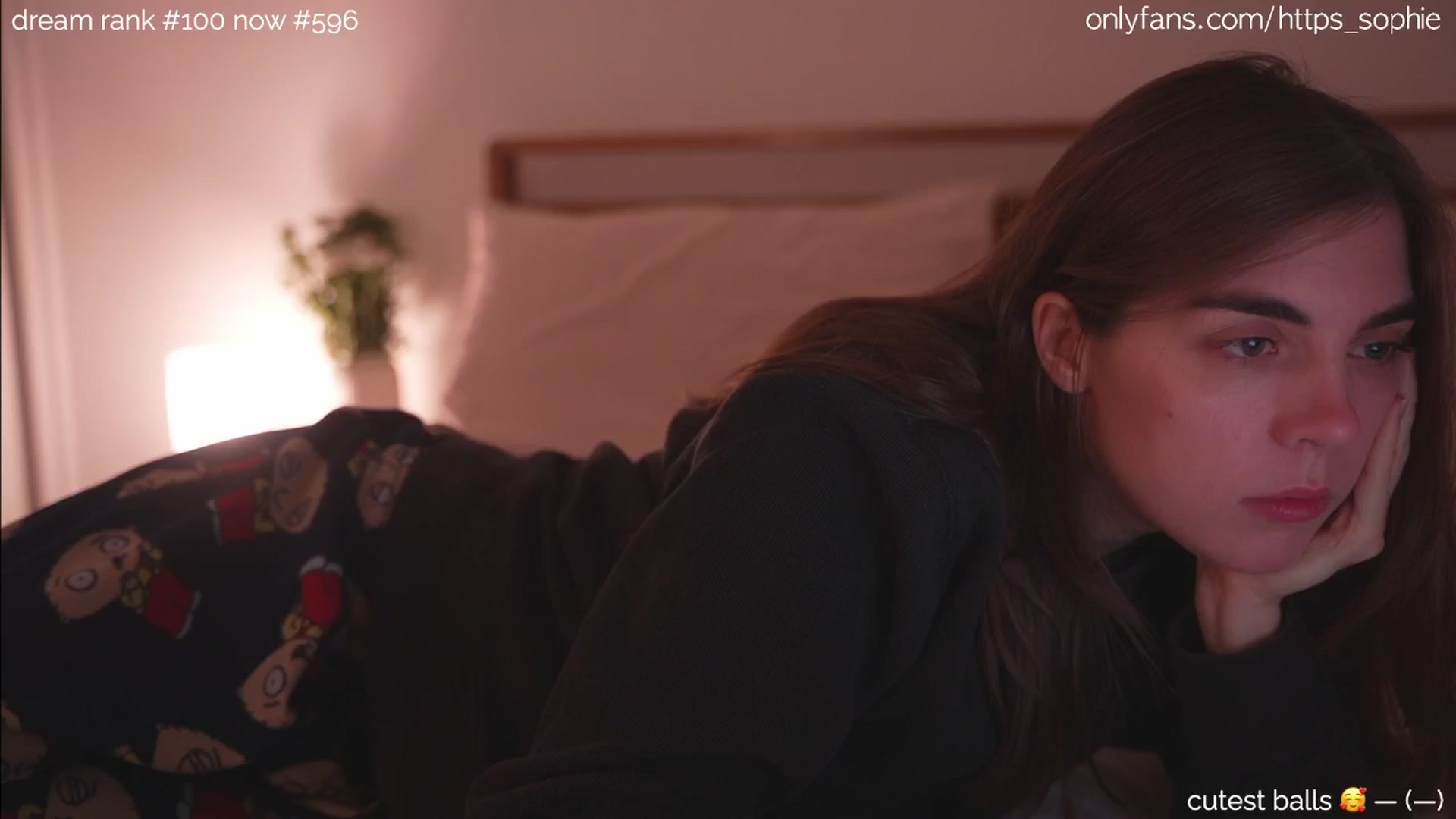 Gallery image thumbnail from camguurl's myfreecams stream on, 08/31/2024, 22:04 image 1 of 20