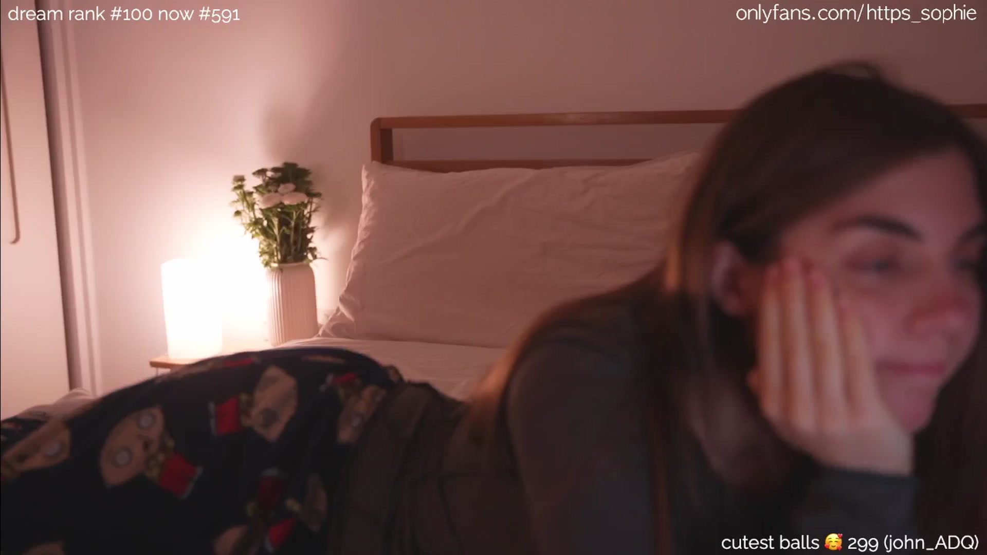 Gallery image thumbnail from camguurl's myfreecams stream on, 08/31/2024, 22:04 image 14 of 20
