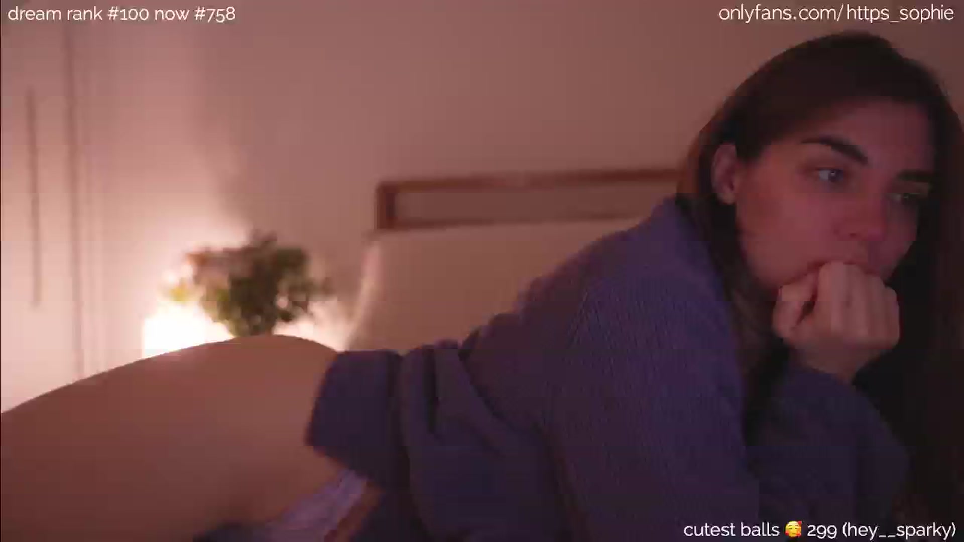 Gallery image thumbnail from camguurl's myfreecams stream on, 09/11/2024, 05:21 image 10 of 20