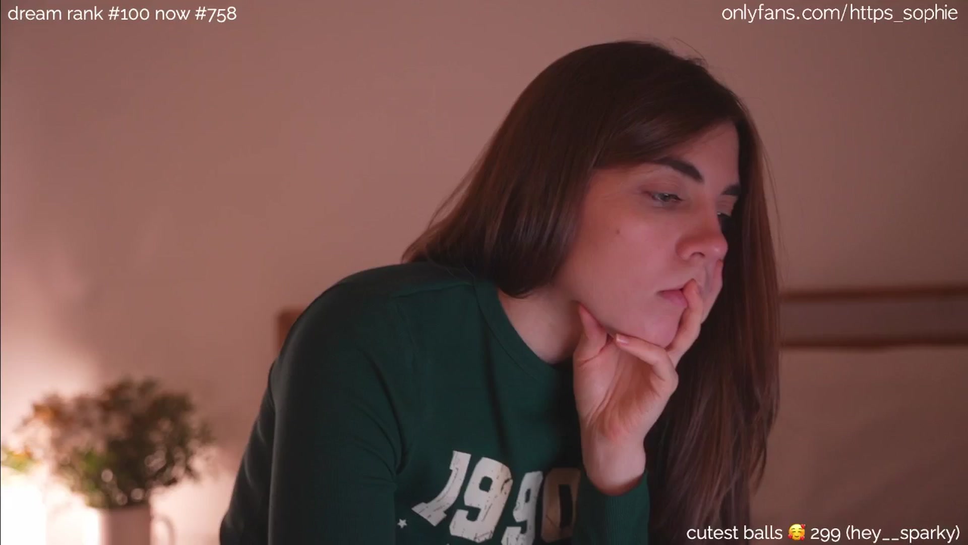 Gallery image thumbnail from camguurl's myfreecams stream on, 09/11/2024, 23:57 image 17 of 20