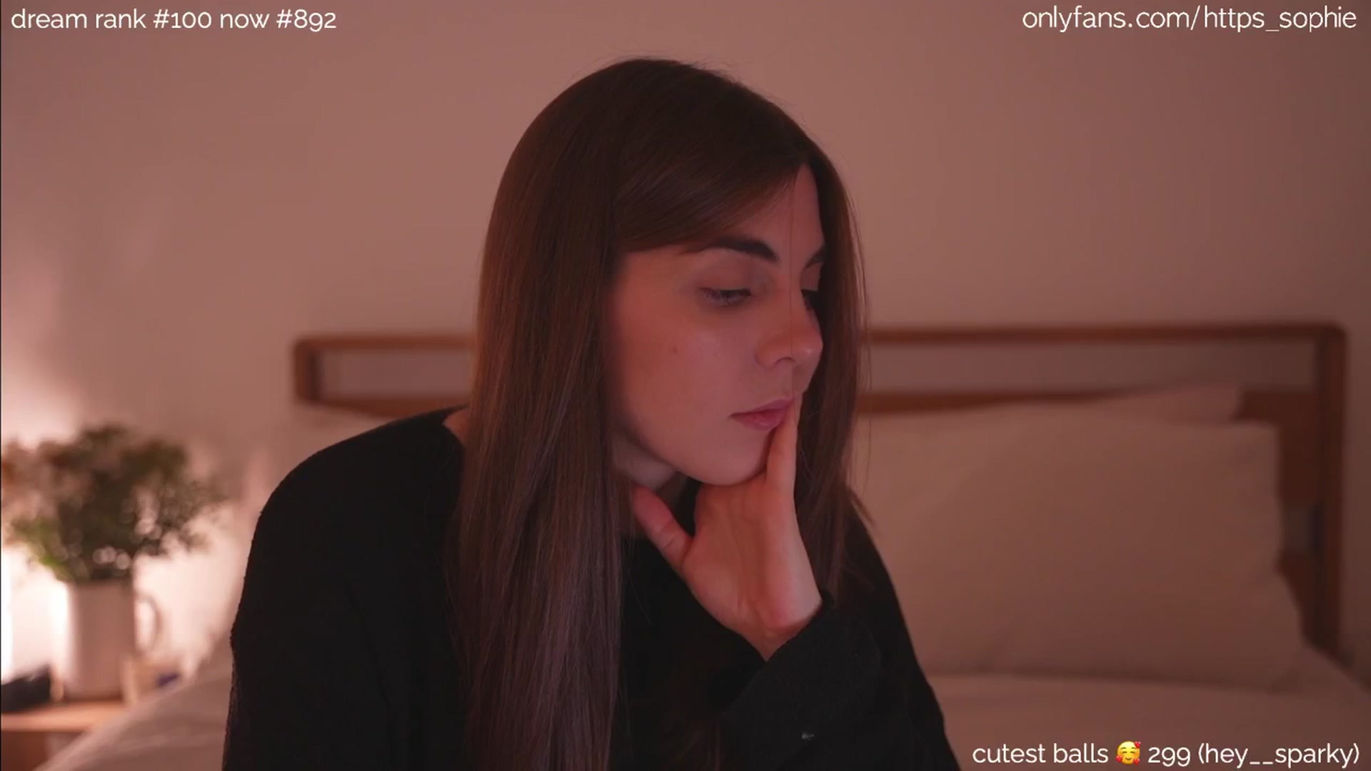 Gallery image thumbnail from camguurl's myfreecams stream on, 09/14/2024, 24:05 image 3 of 20