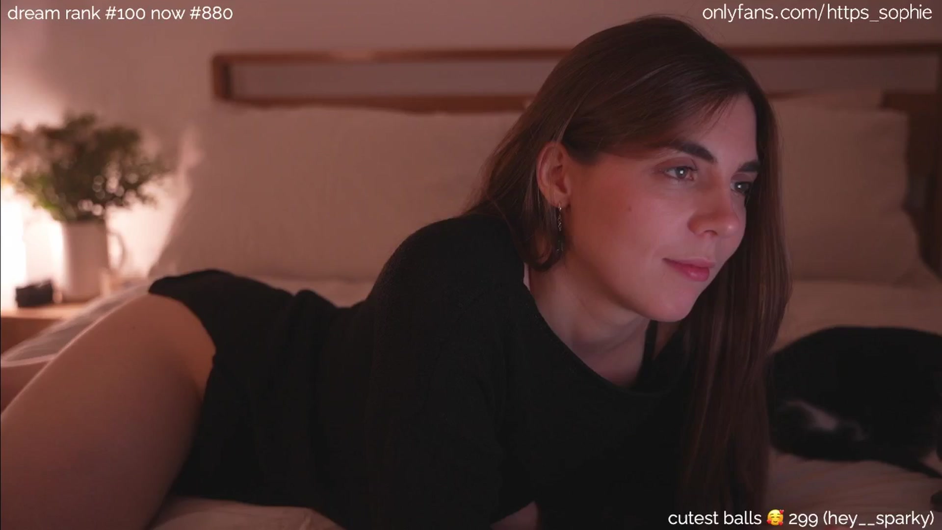 Gallery image thumbnail from camguurl's myfreecams stream on, 09/14/2024, 24:05 image 17 of 20
