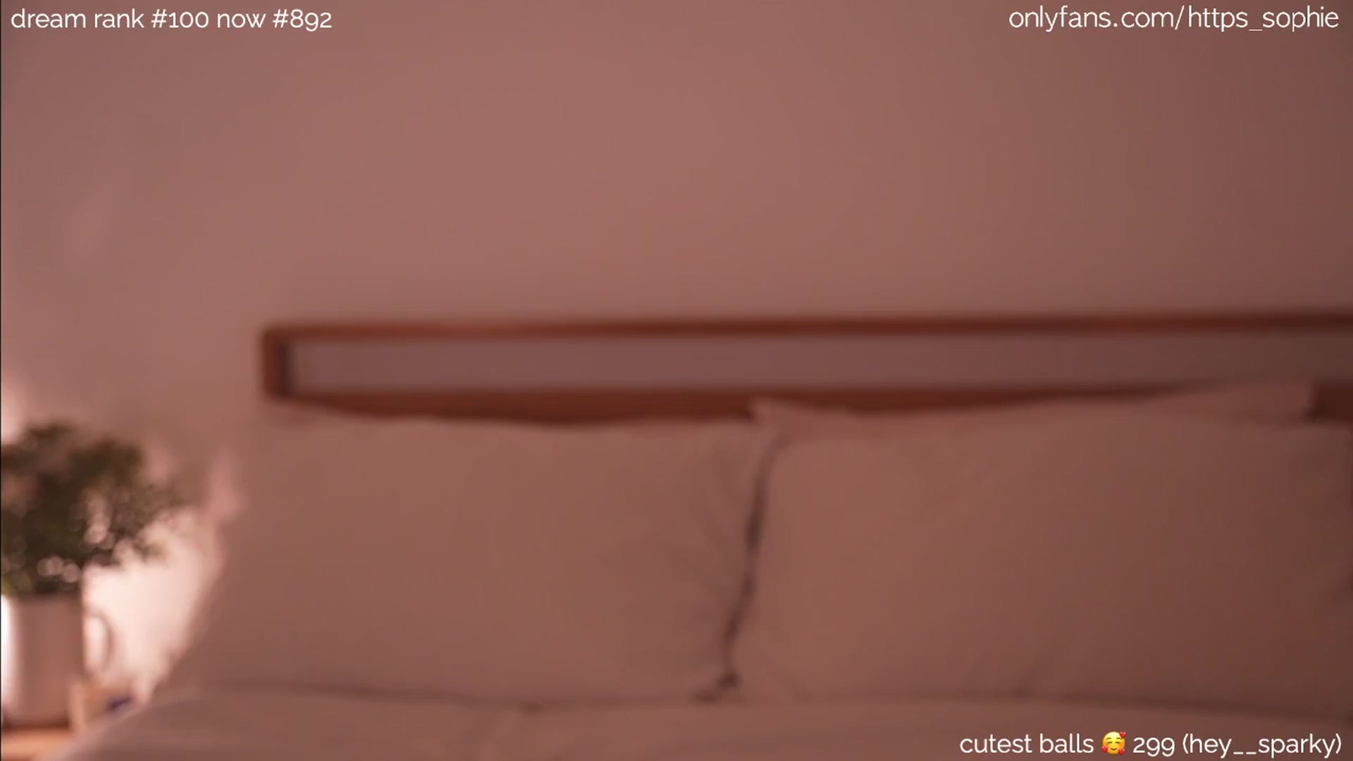 Gallery image thumbnail from camguurl's myfreecams stream on, 09/14/2024, 24:05 image 2 of 20