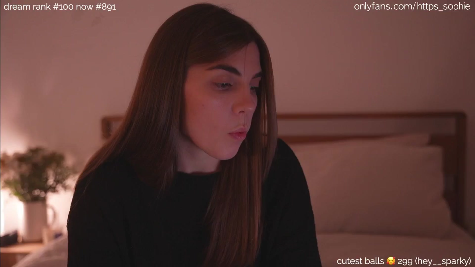 Gallery image thumbnail from camguurl's myfreecams stream on, 09/14/2024, 24:05 image 5 of 20