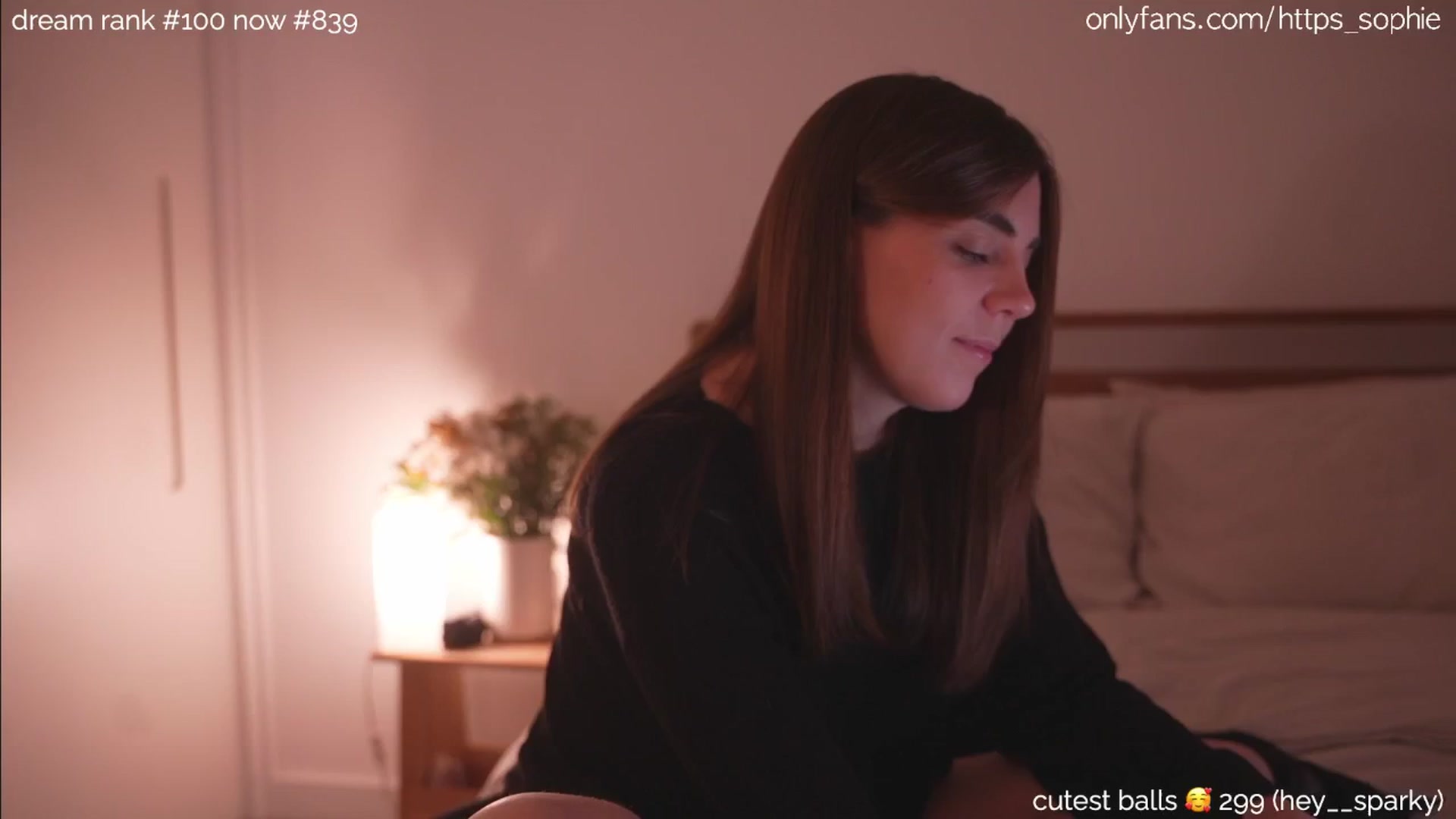 Gallery image thumbnail from camguurl's myfreecams stream on, 09/14/2024, 01:49 image 18 of 20