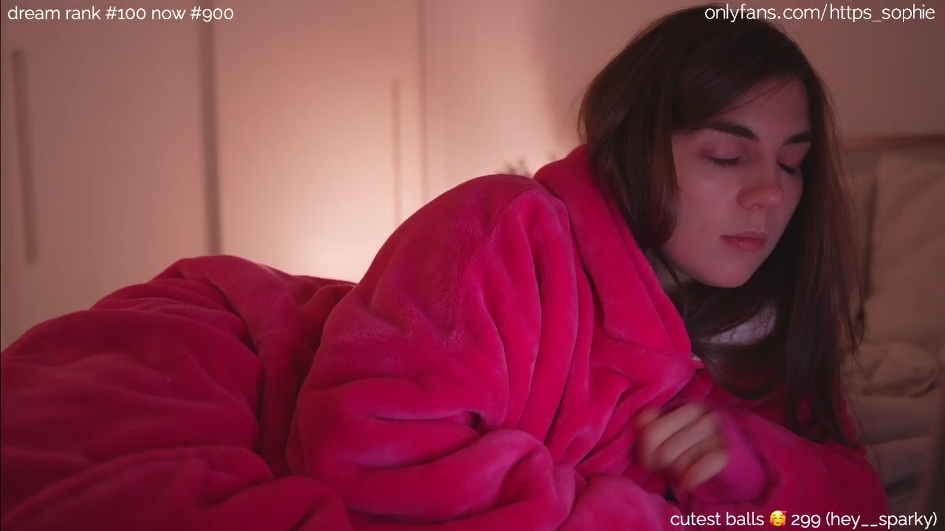 Gallery image thumbnail from camguurl's myfreecams stream on, 09/15/2024, 24:18 image 14 of 20