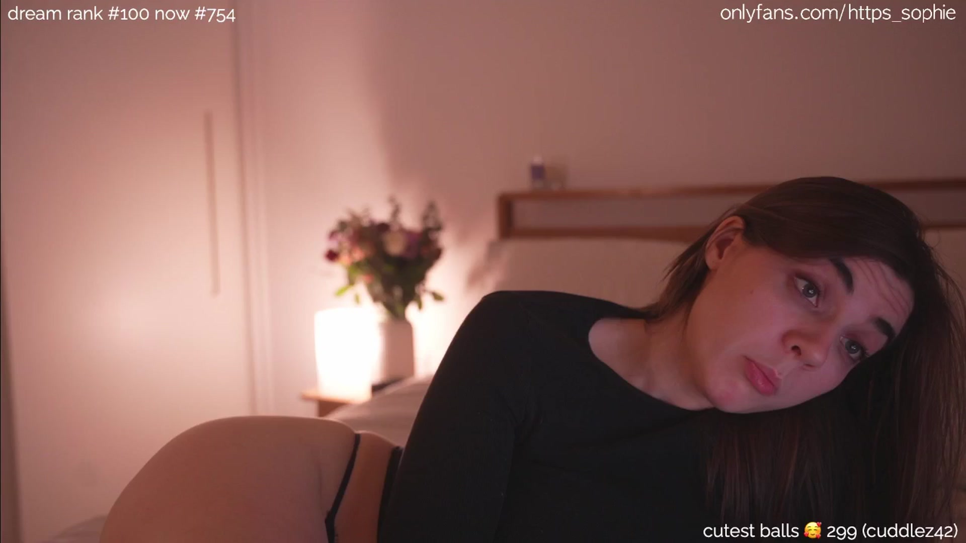 Gallery image thumbnail from camguurl's myfreecams stream on, 09/16/2024, 01:55 image 13 of 20