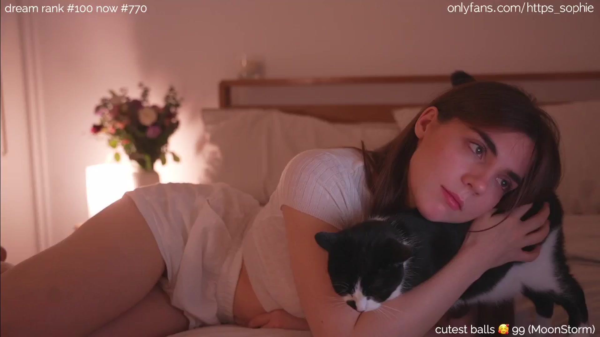 Gallery image thumbnail from camguurl's myfreecams stream on, 09/17/2024, 06:05 image 4 of 20