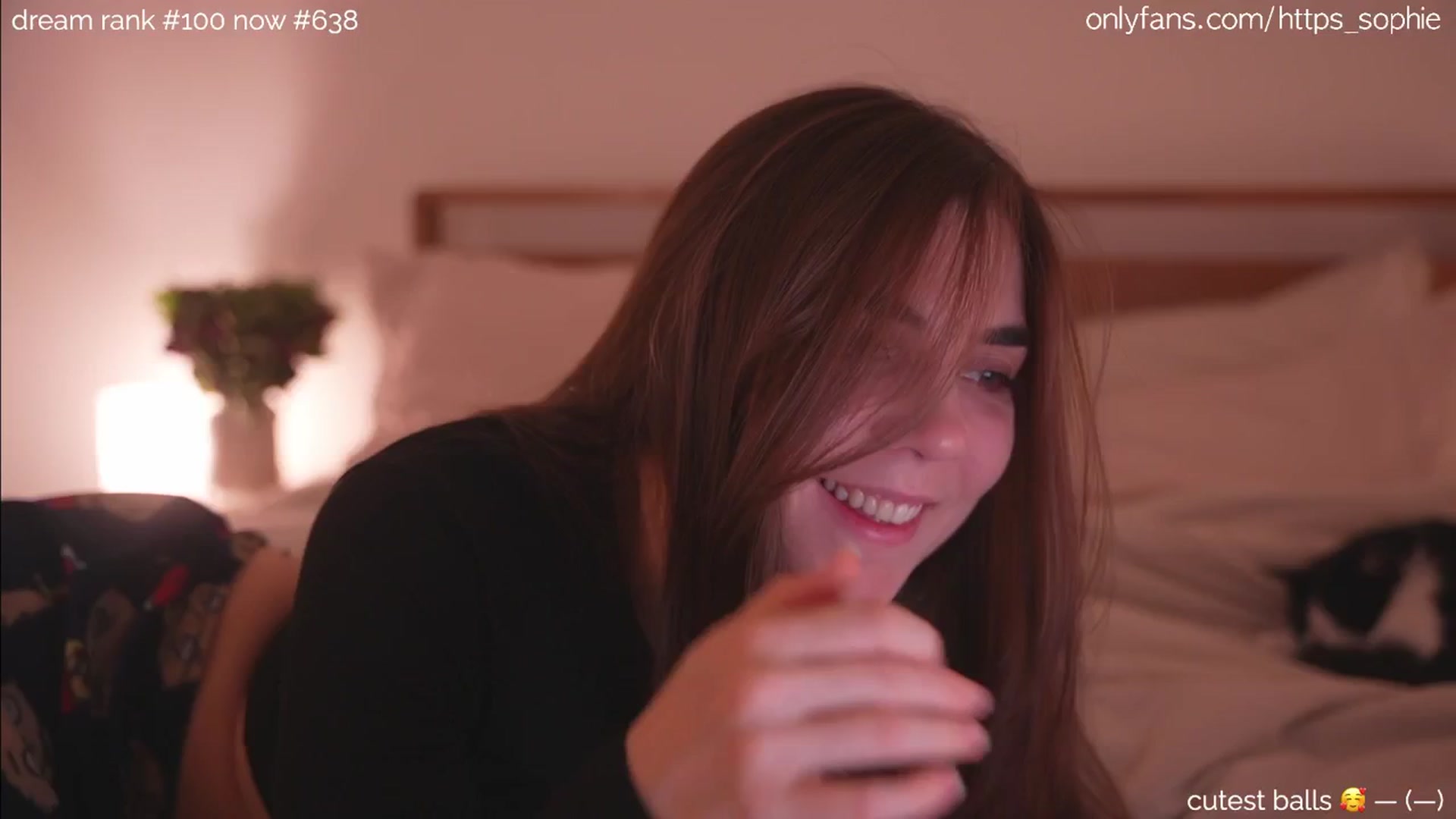 Gallery image thumbnail from camguurl's myfreecams stream on, 09/30/2024, 01:15 image 1 of 20