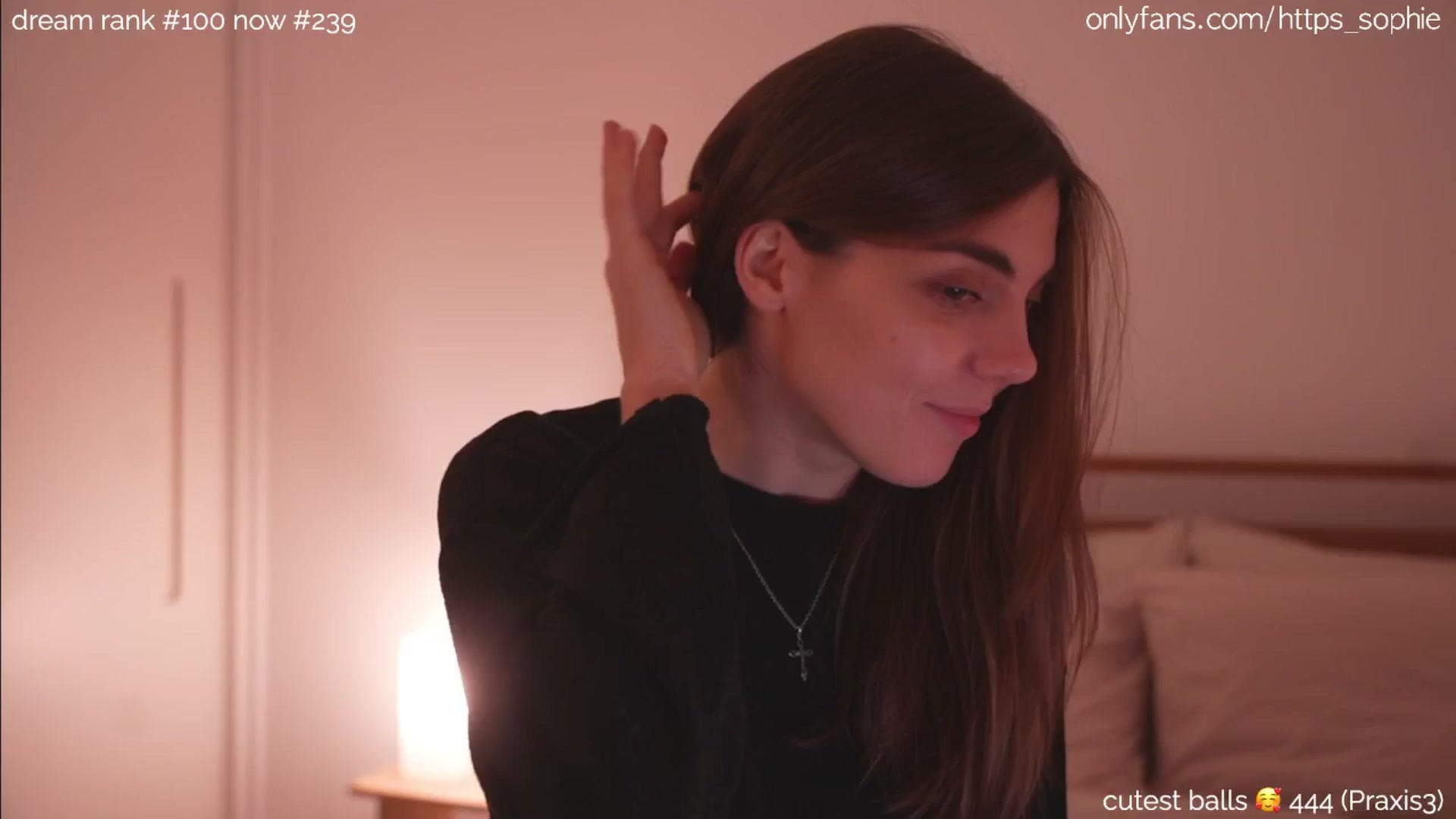 Gallery image thumbnail from camguurl's myfreecams stream on, 10/01/2024, 23:52 image 10 of 20