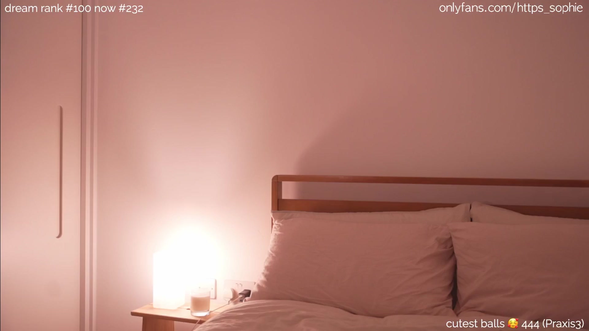 Gallery image thumbnail from camguurl's myfreecams stream on, 10/01/2024, 23:52 image 16 of 20