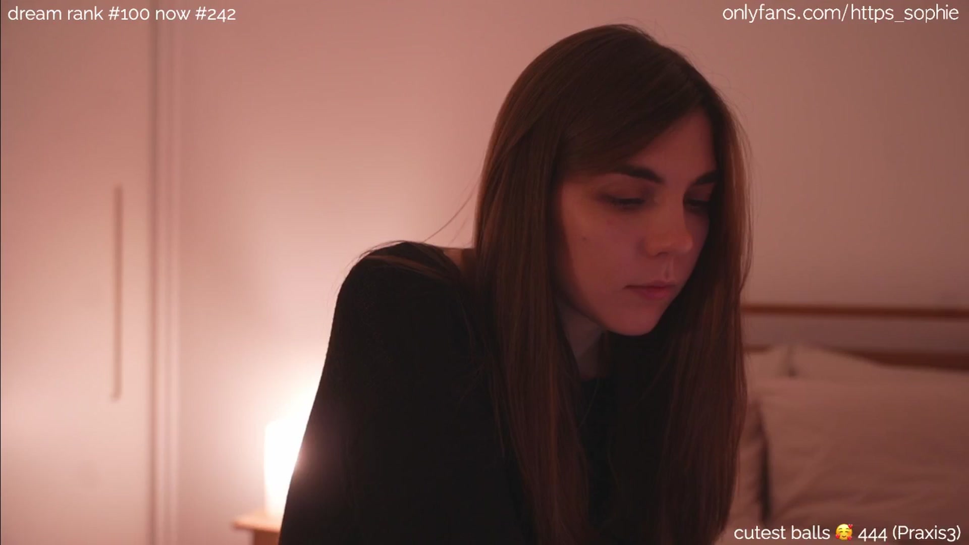 Gallery image thumbnail from camguurl's myfreecams stream on, 10/01/2024, 23:52 image 13 of 20