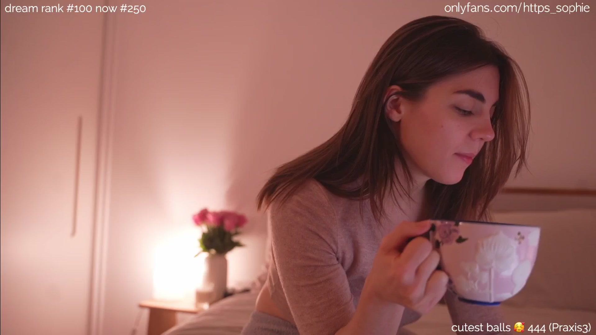 Gallery image thumbnail from camguurl's myfreecams stream on, 10/05/2024, 01:21 image 16 of 20