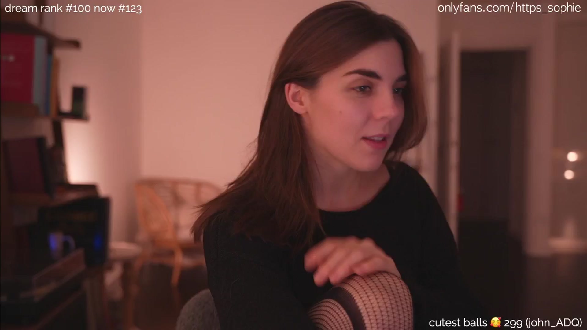 Gallery image thumbnail from camguurl's myfreecams stream on, 10/06/2024, 24:04 image 8 of 20