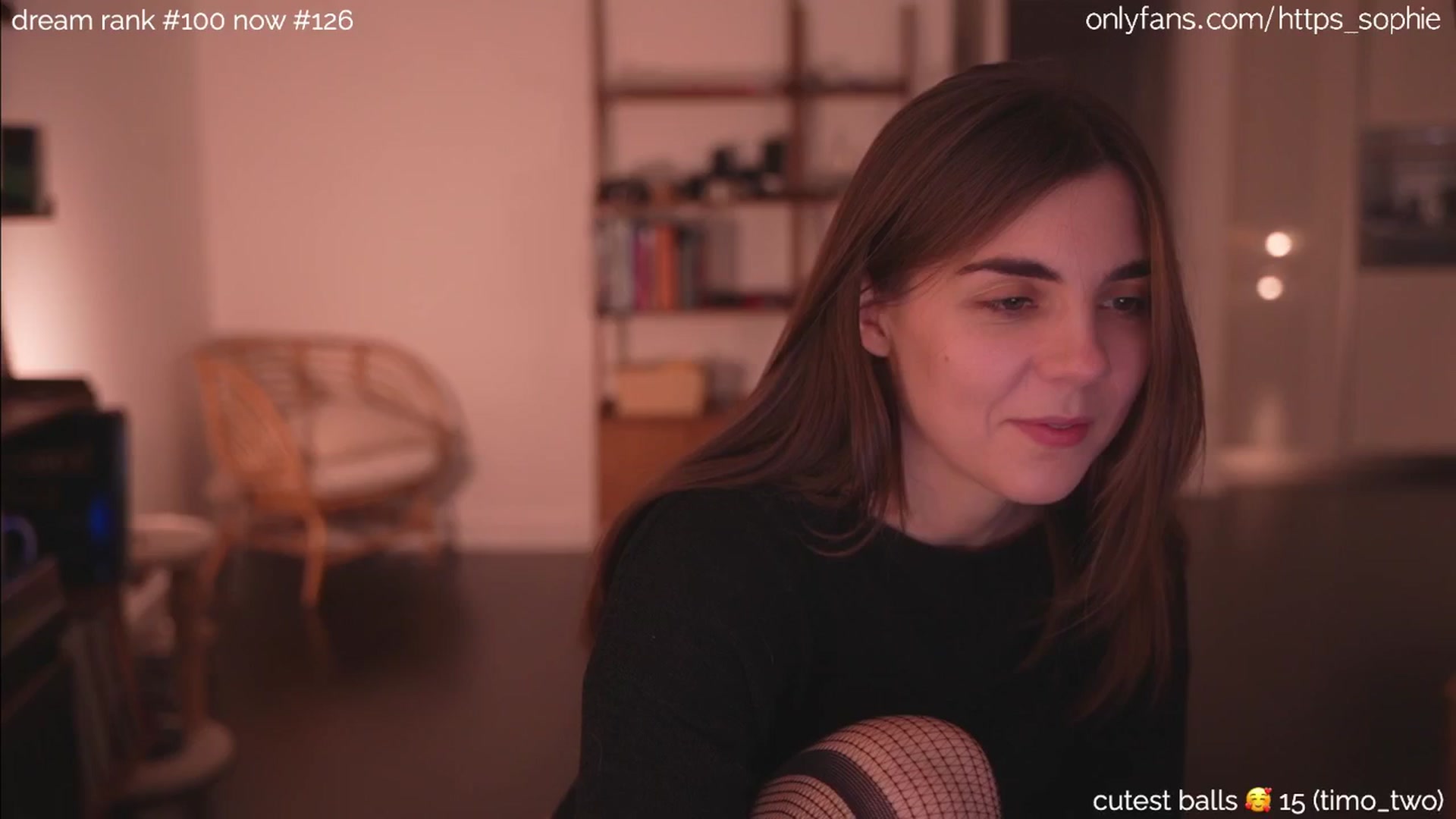 Gallery image thumbnail from camguurl's myfreecams stream on, 10/06/2024, 24:04 image 4 of 20