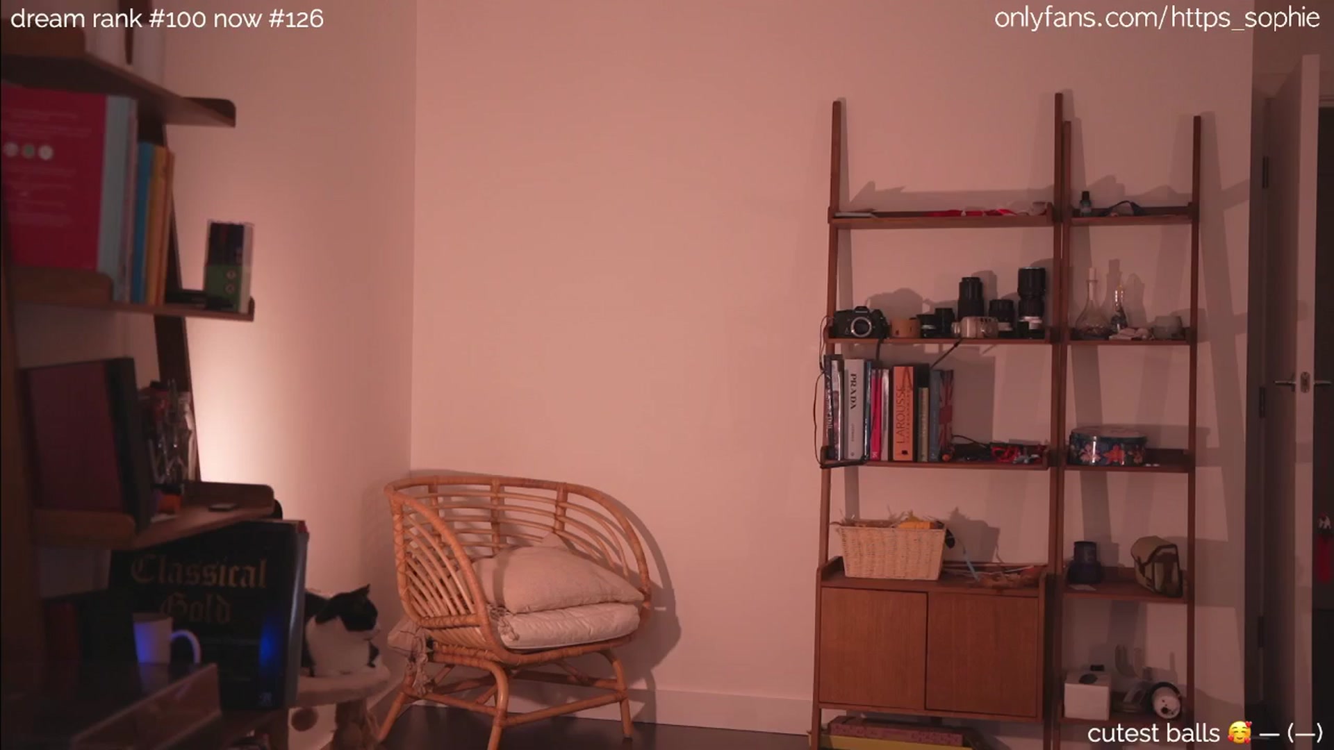 Gallery image thumbnail from camguurl's myfreecams stream on, 10/06/2024, 24:04 image 1 of 20