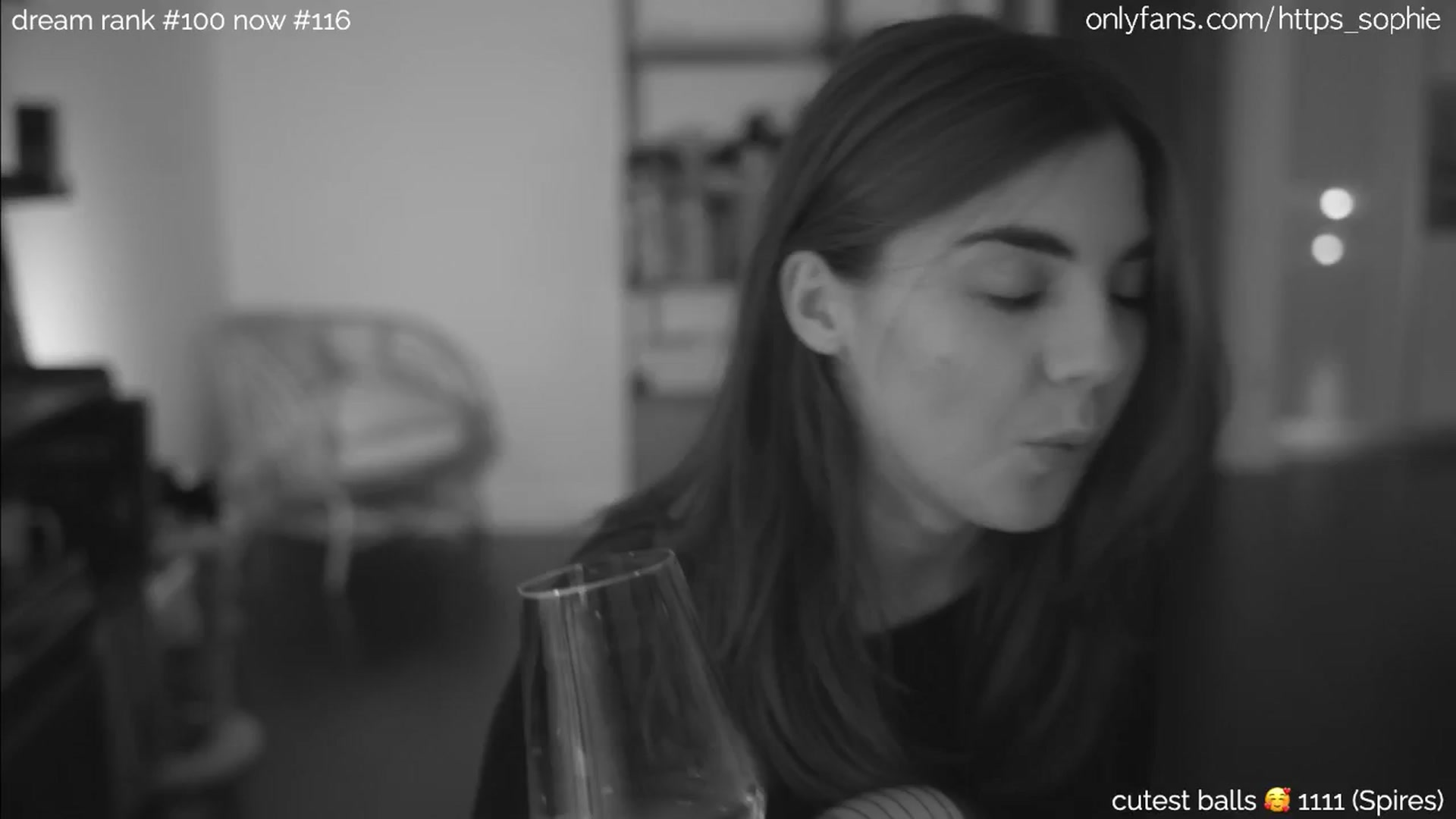 Gallery image thumbnail from camguurl's myfreecams stream on, 10/06/2024, 24:04 image 12 of 20
