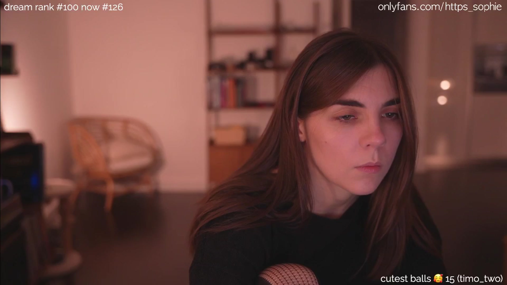 Gallery image thumbnail from camguurl's myfreecams stream on, 10/06/2024, 24:04 image 3 of 20