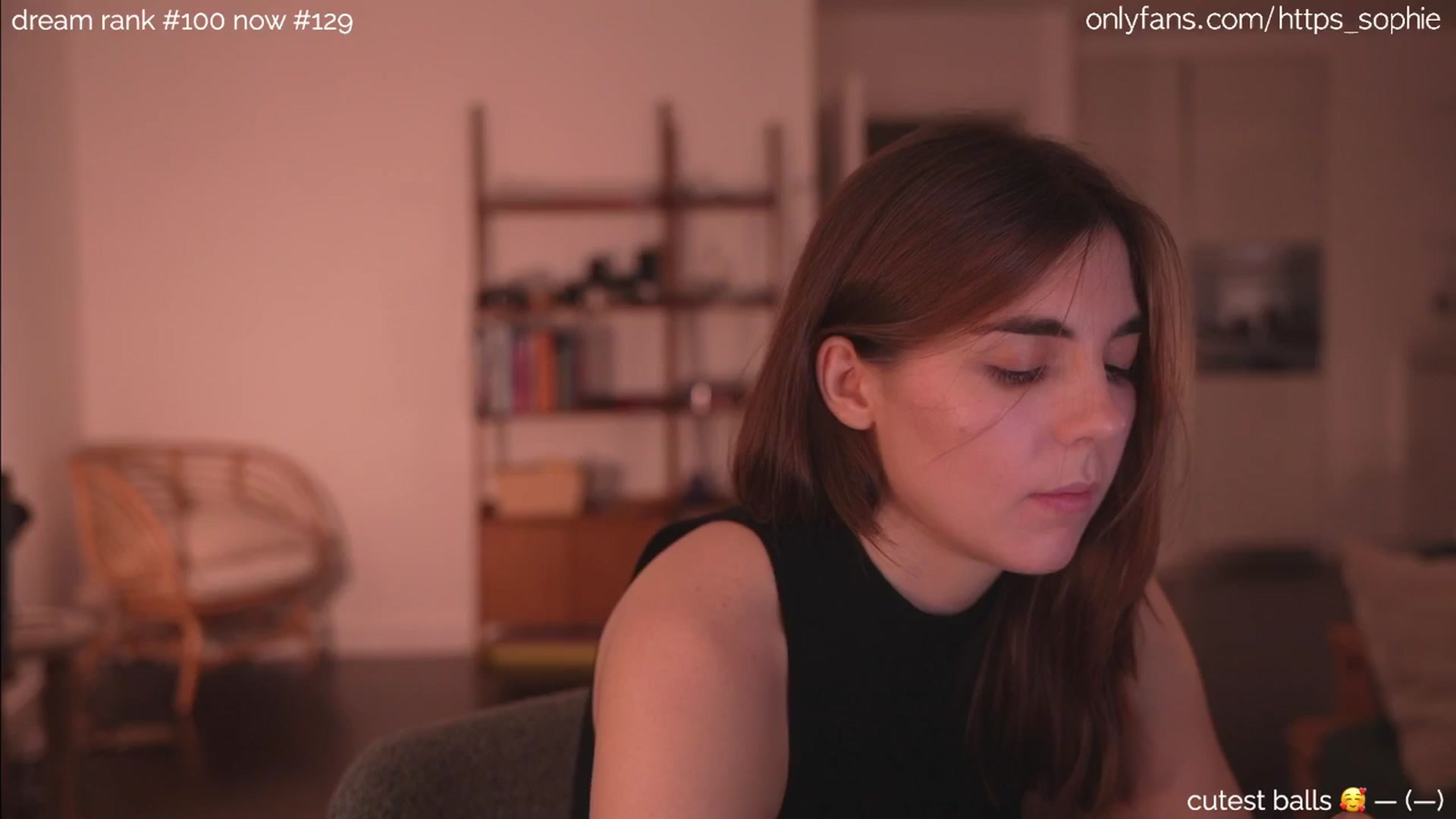 Gallery image thumbnail from camguurl's myfreecams stream on, 10/07/2024, 24:33 image 6 of 20