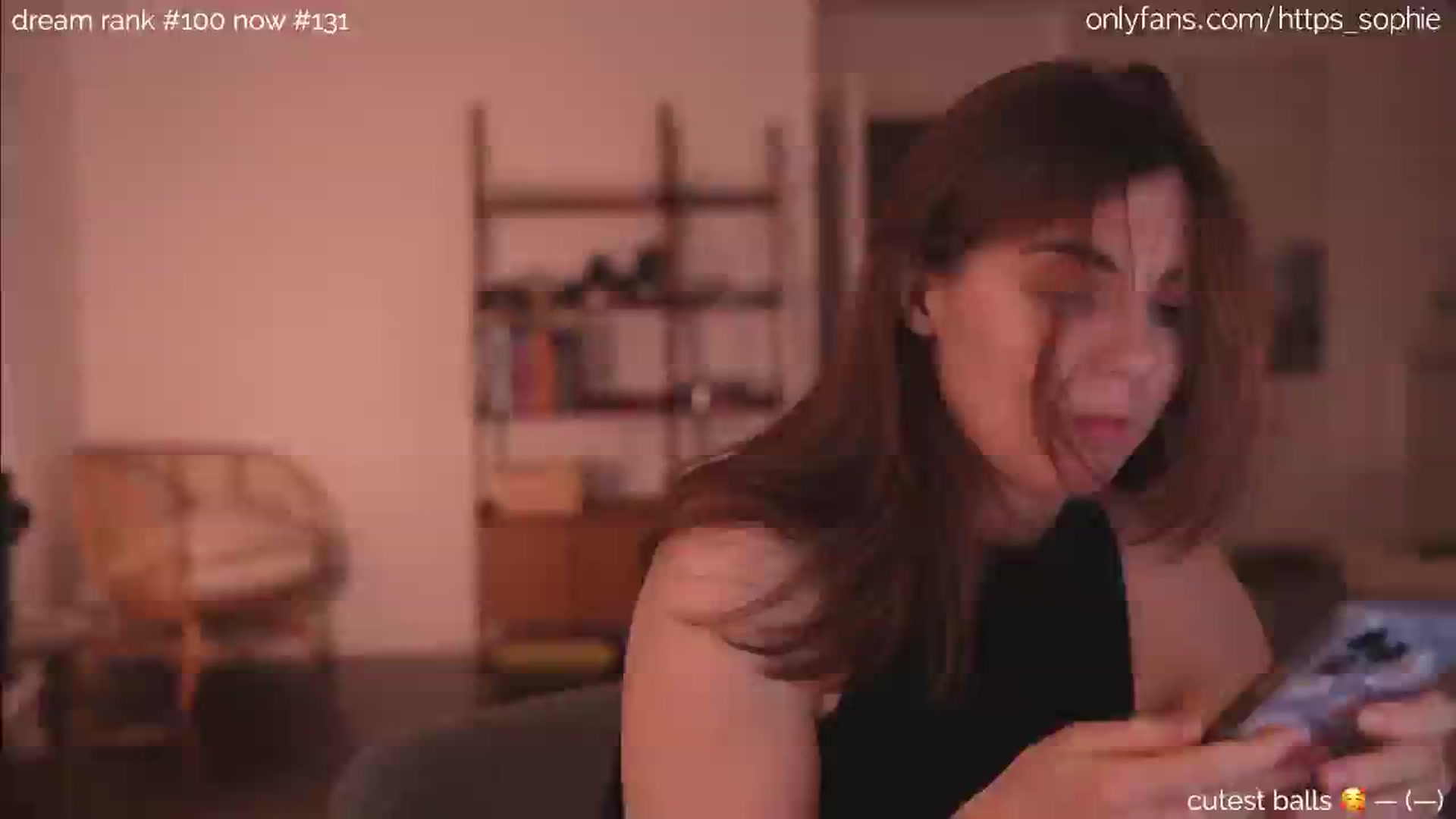 Gallery image thumbnail from camguurl's myfreecams stream on, 10/07/2024, 24:33 image 2 of 20