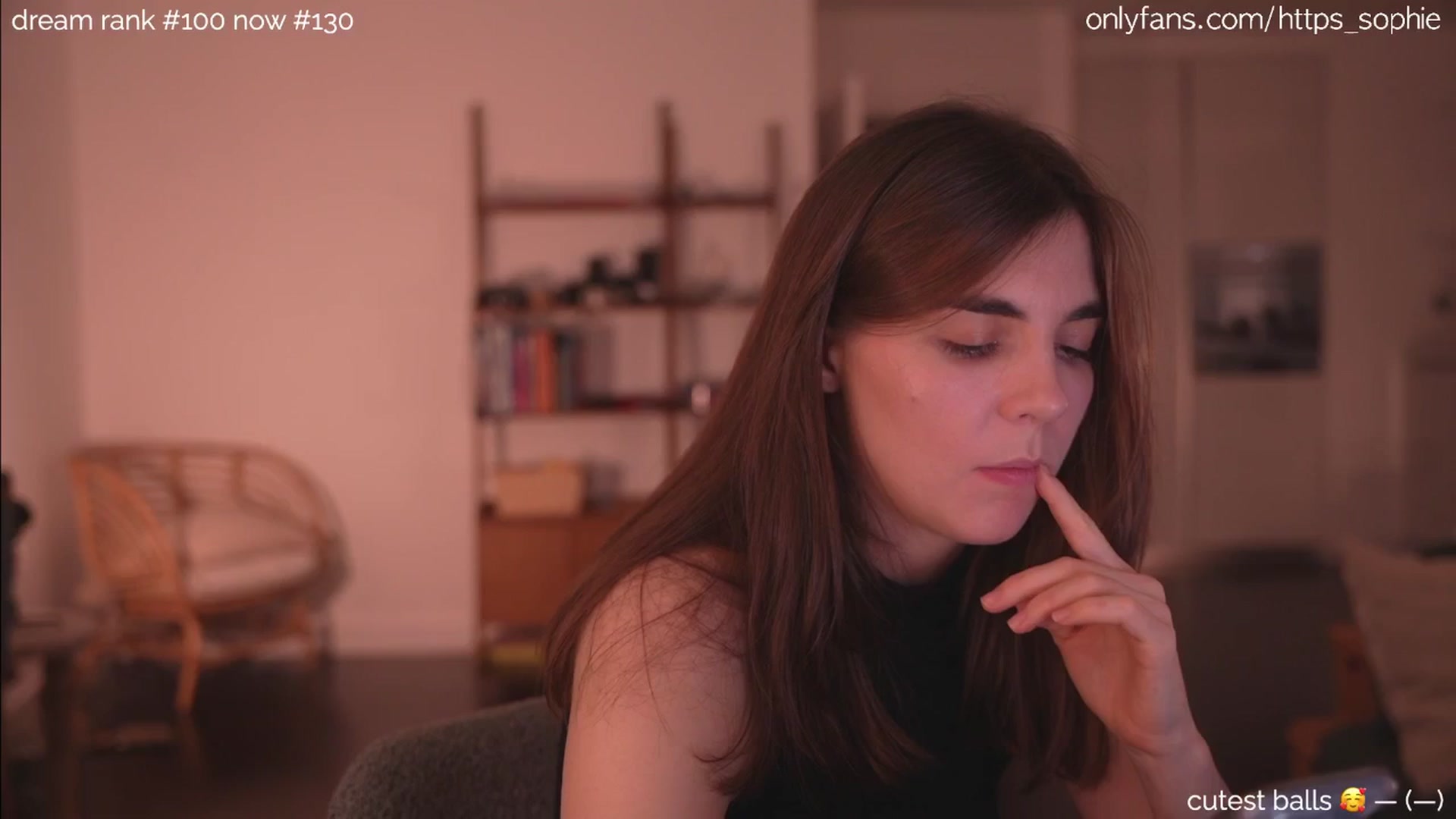 Gallery image thumbnail from camguurl's myfreecams stream on, 10/07/2024, 24:33 image 4 of 20
