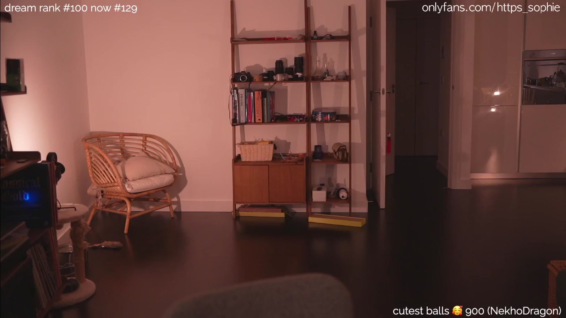 Gallery image thumbnail from camguurl's myfreecams stream on, 10/07/2024, 23:20 image 15 of 20