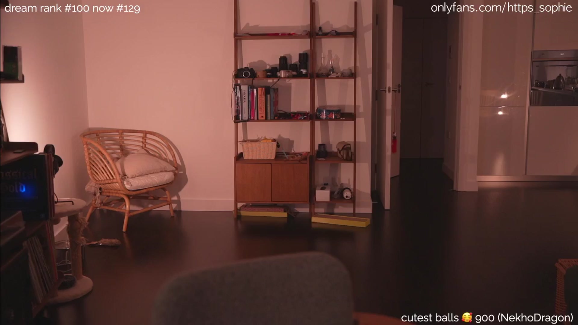 Gallery image thumbnail from camguurl's myfreecams stream on, 10/07/2024, 23:20 image 8 of 20