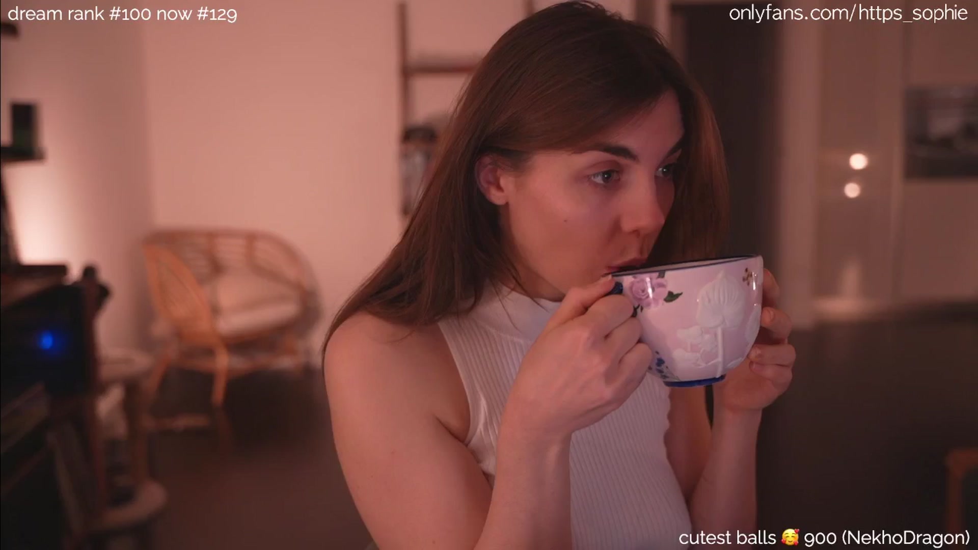 Gallery image thumbnail from camguurl's myfreecams stream on, 10/07/2024, 23:20 image 19 of 20
