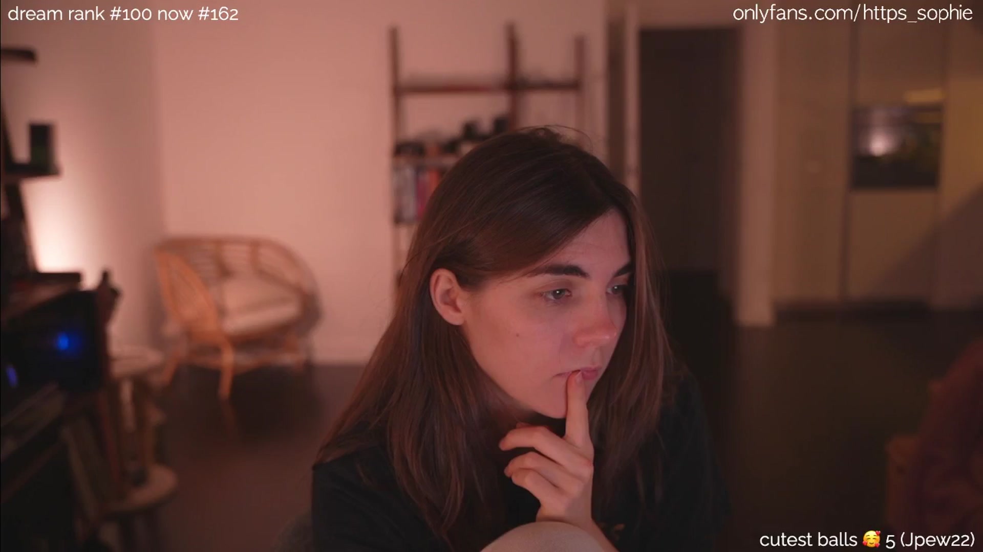 Gallery image thumbnail from camguurl's myfreecams stream on, 10/09/2024, 24:43 image 6 of 20