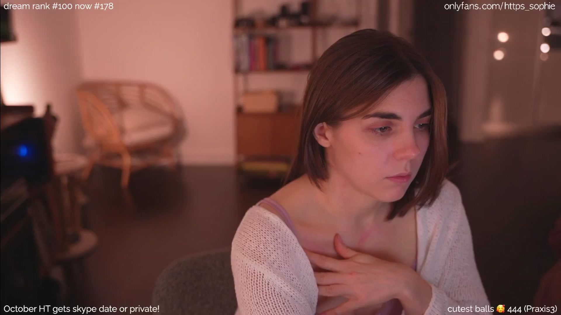 Gallery image thumbnail from camguurl's myfreecams stream on, 10/10/2024, 24:48 image 7 of 20
