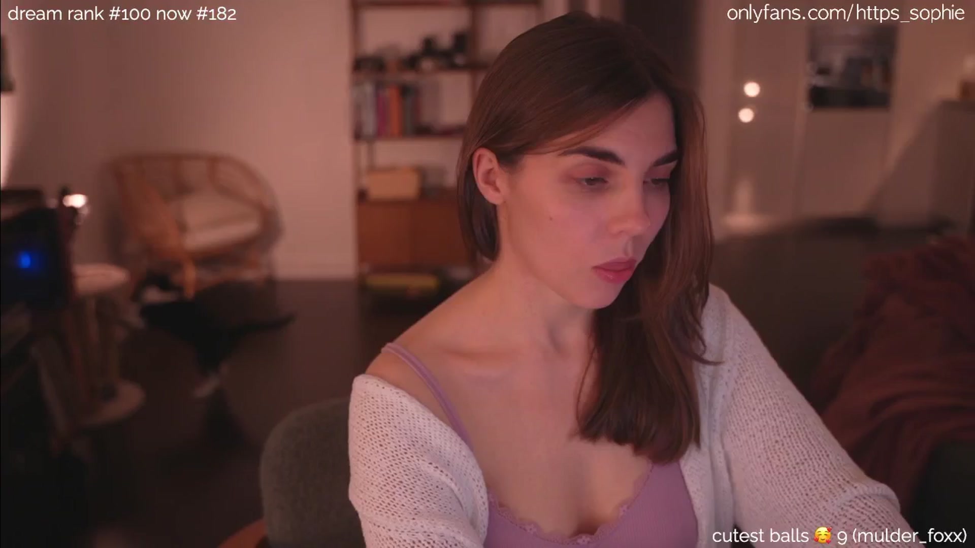 Gallery image thumbnail from camguurl's myfreecams stream on, 10/10/2024, 24:48 image 3 of 20