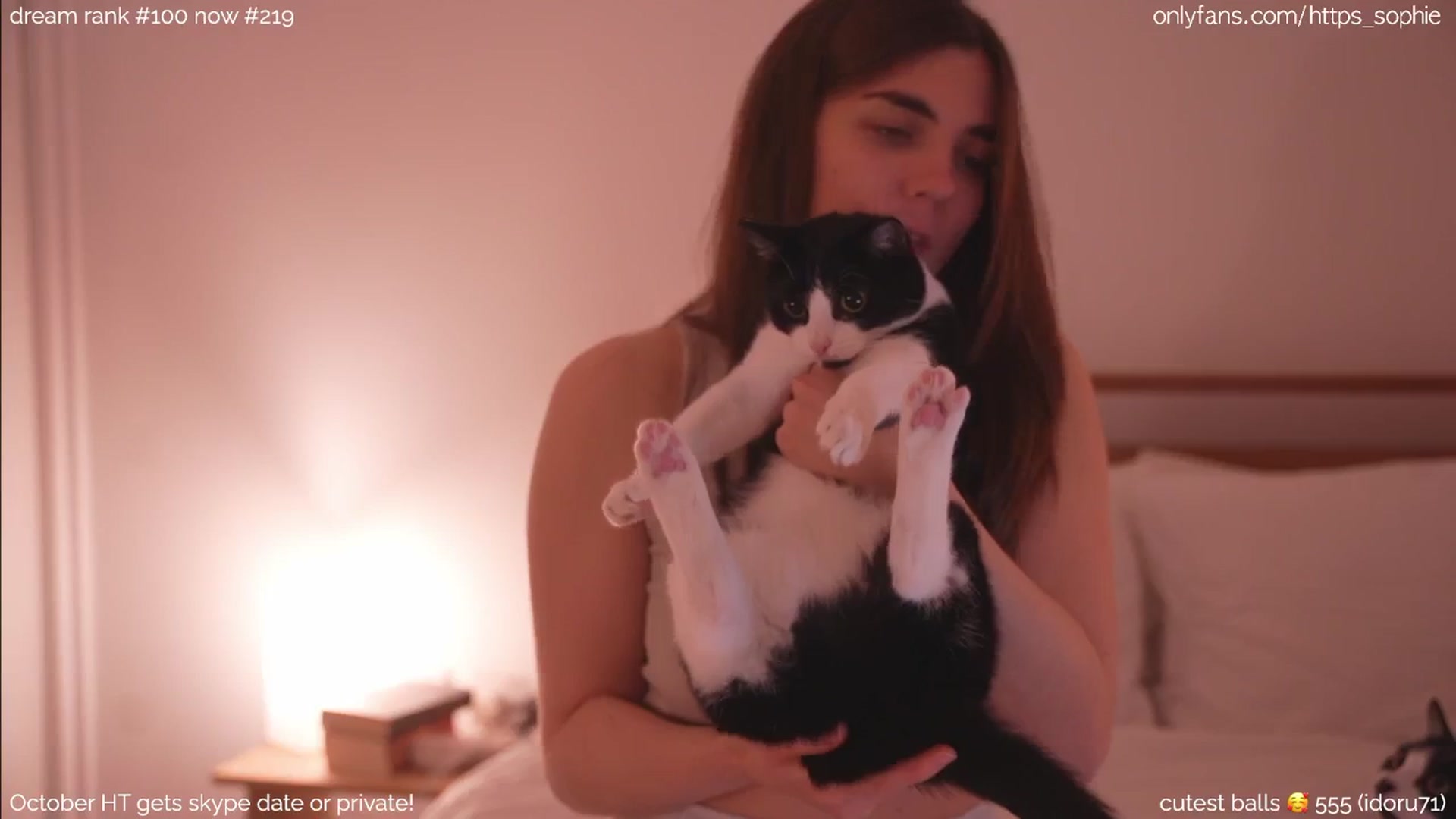 Gallery image thumbnail from camguurl's myfreecams stream on, 10/13/2024, 24:02 image 11 of 20