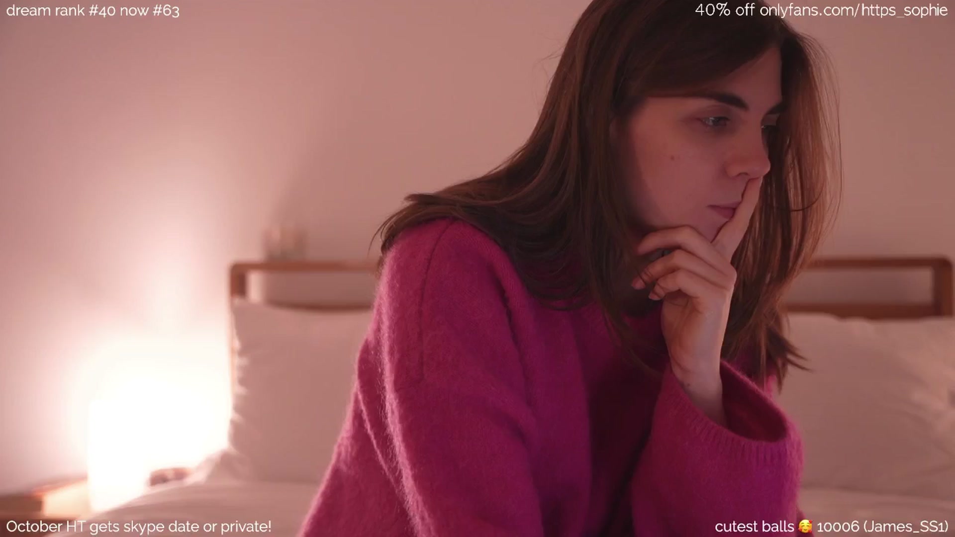Gallery image thumbnail from camguurl's myfreecams stream on, 10/21/2024, 02:37 image 12 of 20