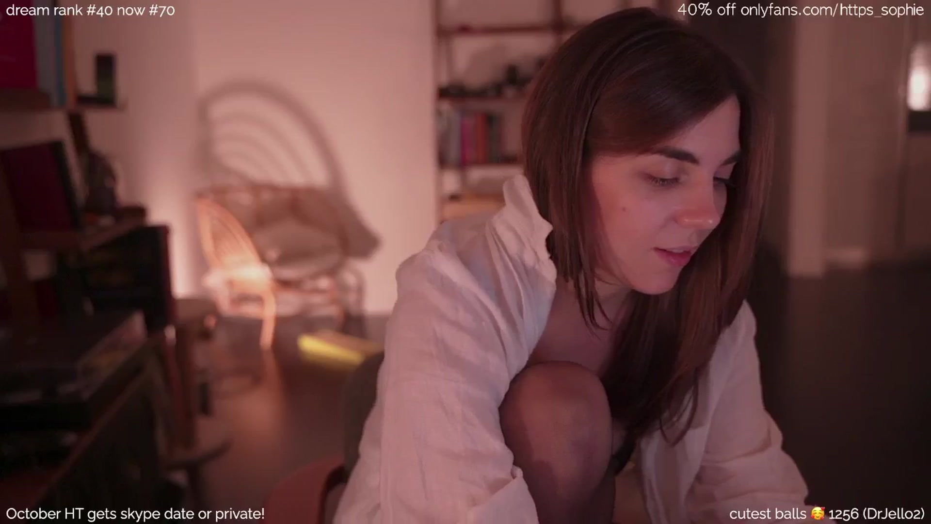 Gallery image thumbnail from camguurl's myfreecams stream on, 10/25/2024, 02:47 image 13 of 20