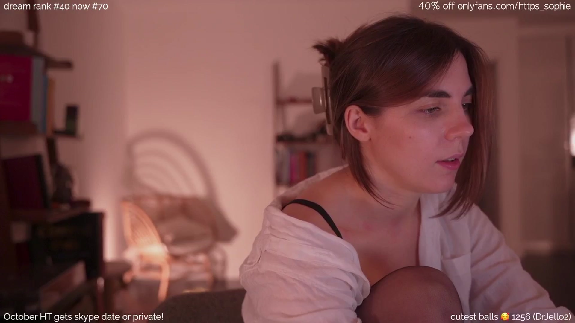 Gallery image thumbnail from camguurl's myfreecams stream on, 10/25/2024, 02:47 image 18 of 20