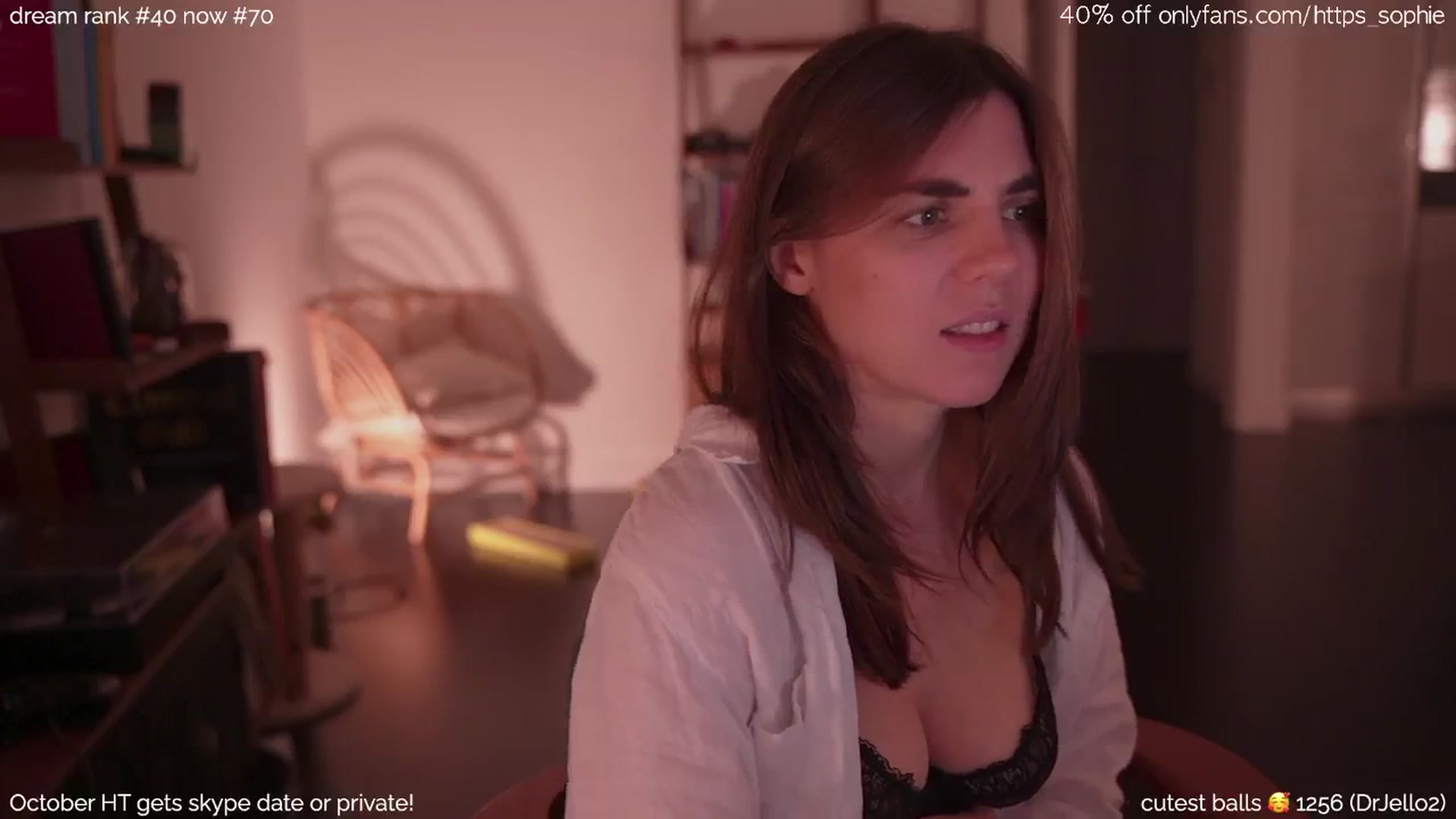 Gallery image thumbnail from camguurl's myfreecams stream on, 10/25/2024, 02:47 image 15 of 20