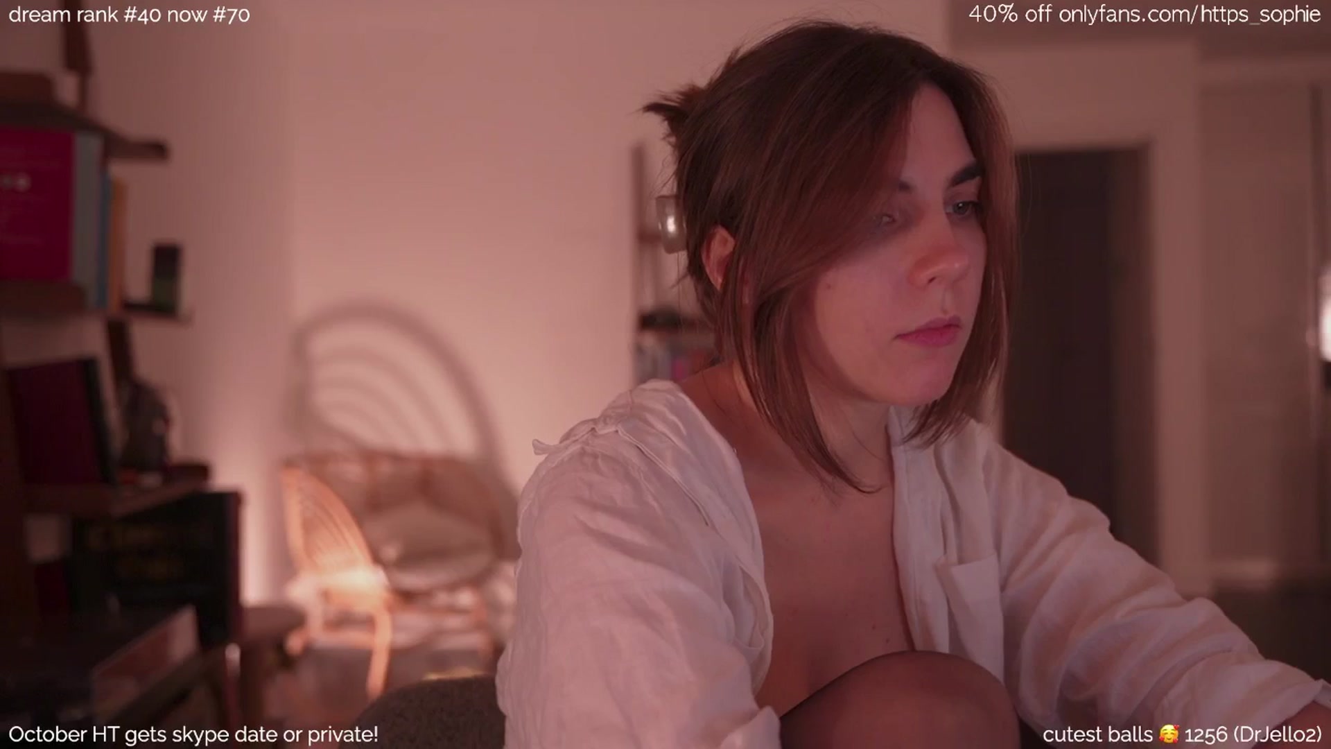 Gallery image thumbnail from camguurl's myfreecams stream on, 10/25/2024, 02:47 image 17 of 20