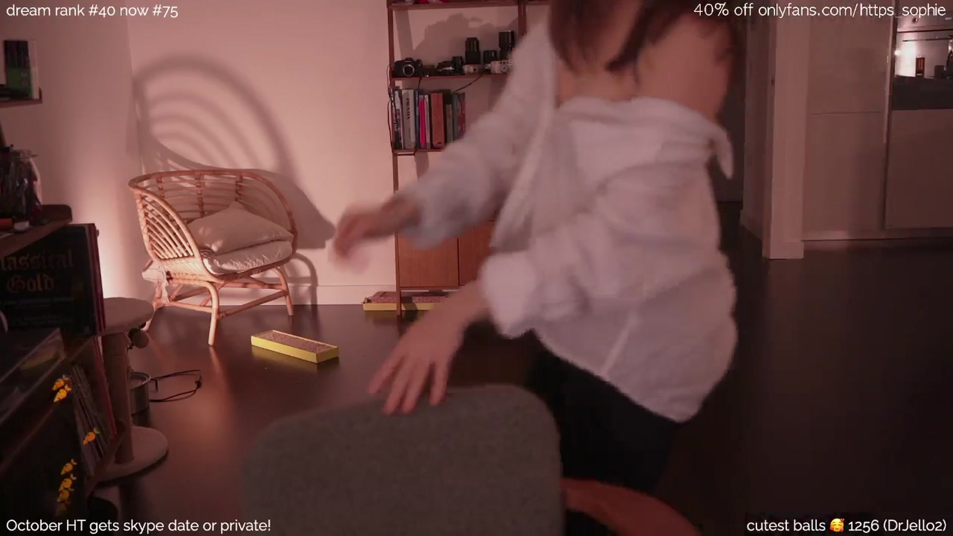 Gallery image thumbnail from camguurl's myfreecams stream on, 10/25/2024, 02:47 image 3 of 20
