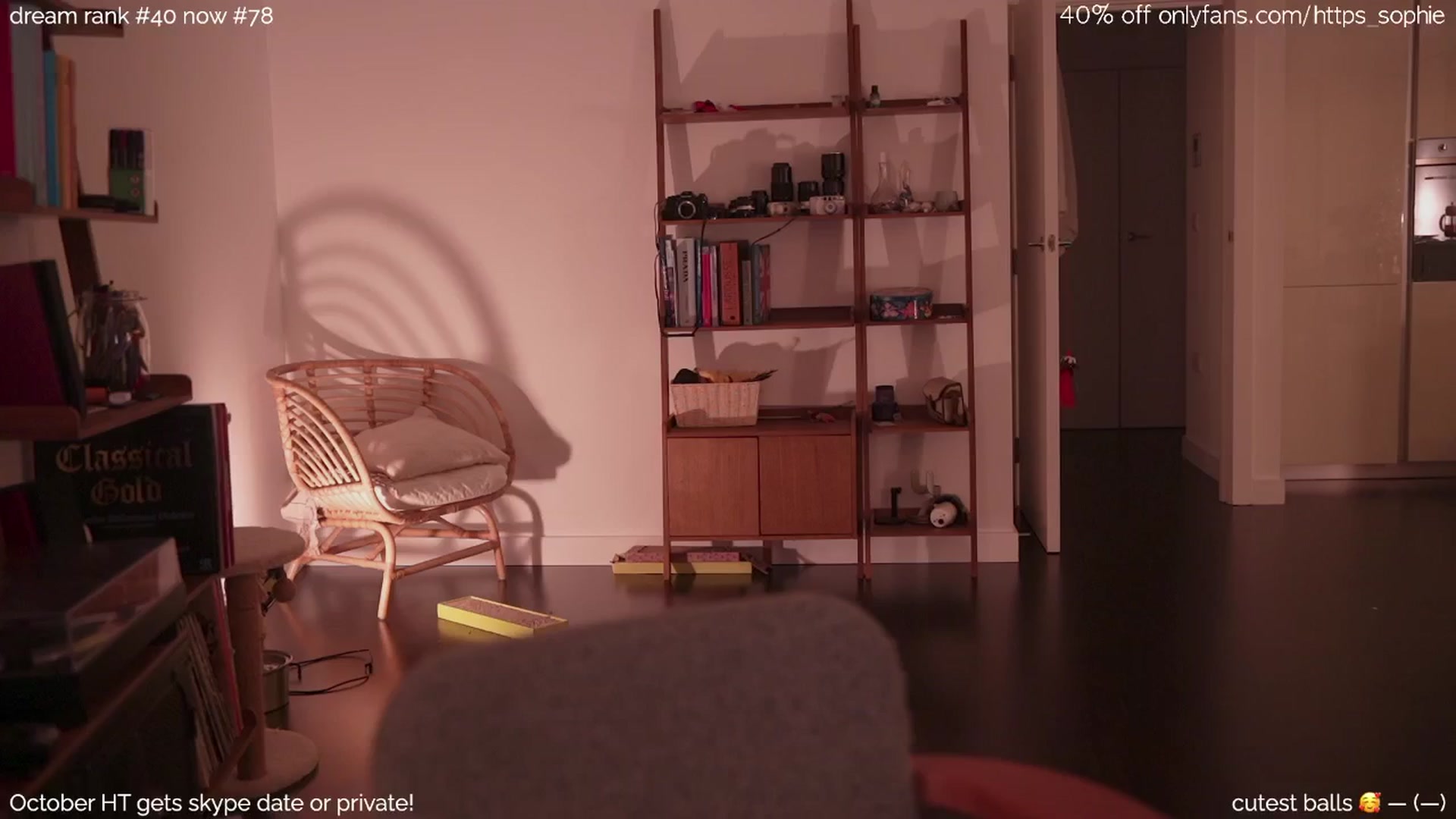 Gallery image thumbnail from camguurl's myfreecams stream on, 10/25/2024, 21:36 image 2 of 20