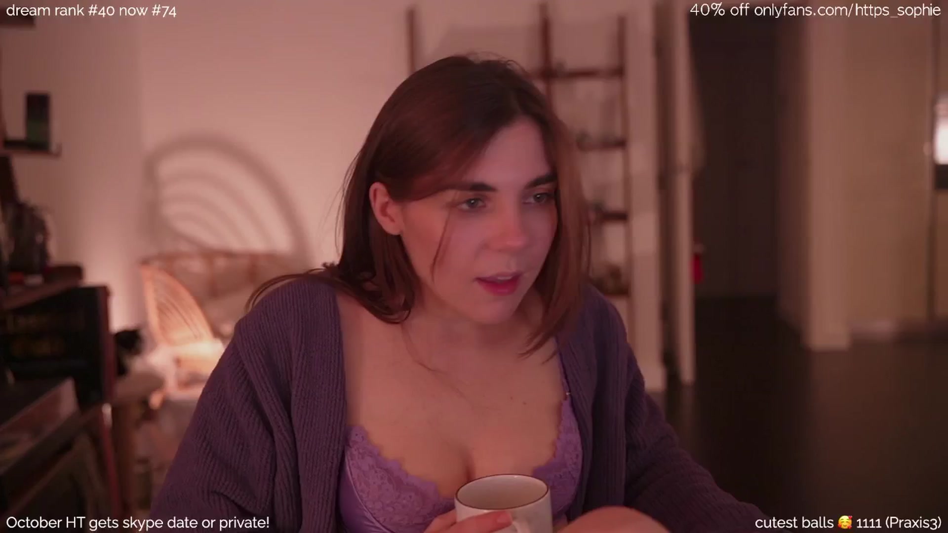 Gallery image thumbnail from camguurl's myfreecams stream on, 10/25/2024, 22:23 image 10 of 20