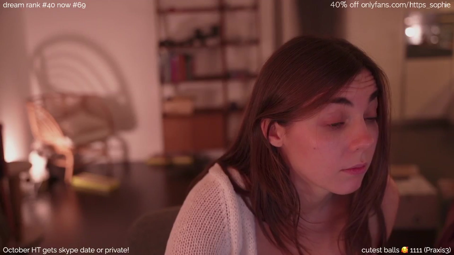 Gallery image thumbnail from camguurl's myfreecams stream on, 10/26/2024, 02:35 image 16 of 20