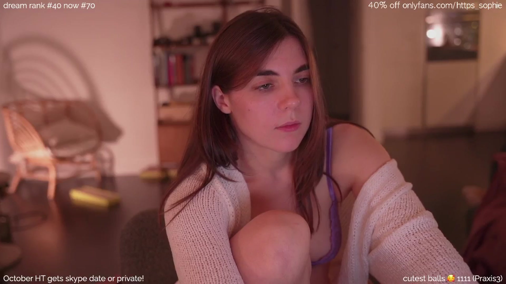 Gallery image thumbnail from camguurl's myfreecams stream on, 10/26/2024, 02:35 image 10 of 20