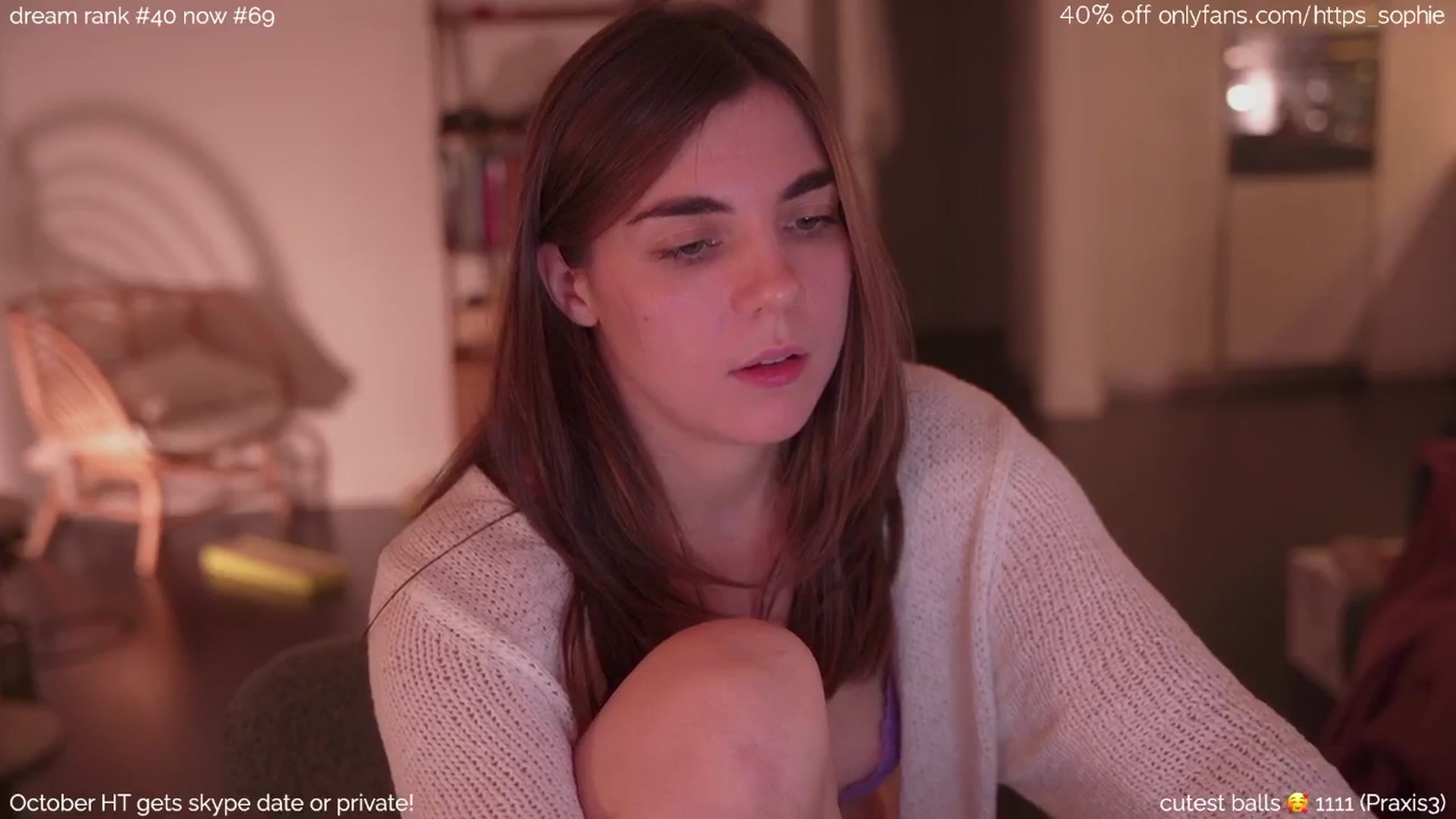 Gallery image thumbnail from camguurl's myfreecams stream on, 10/26/2024, 02:35 image 11 of 20