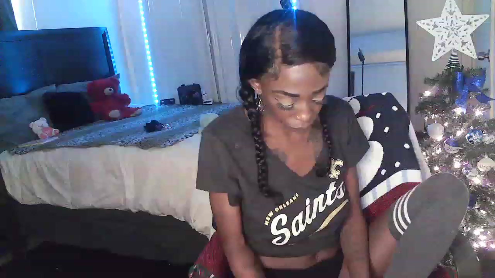 Gallery image thumbnail from cammversary1's myfreecams stream on, 12/18/2022, 21:01 image 8 of 20