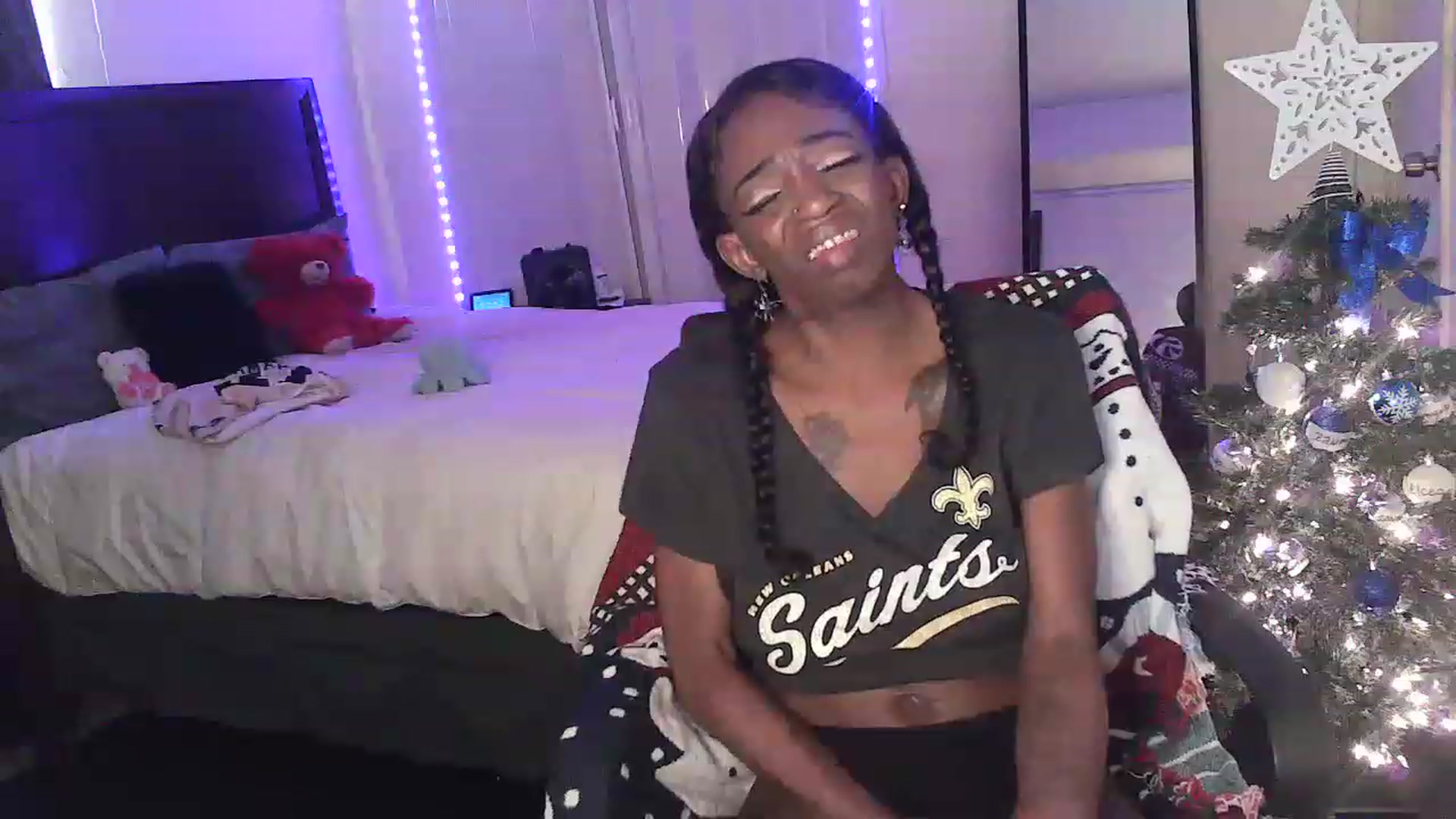 Gallery image thumbnail from cammversary1's myfreecams stream on, 12/18/2022, 21:01 image 4 of 20