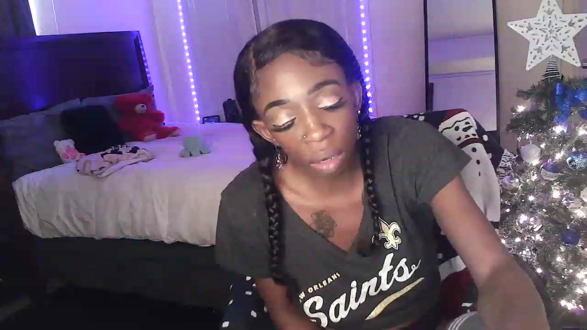 Gallery image thumbnail from cammversary1's myfreecams stream on, 12/18/2022, 21:01 image 1 of 20