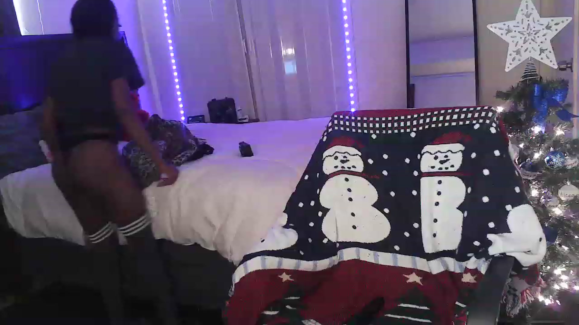Gallery image thumbnail from cammversary1's myfreecams stream on, 12/18/2022, 21:01 image 6 of 20