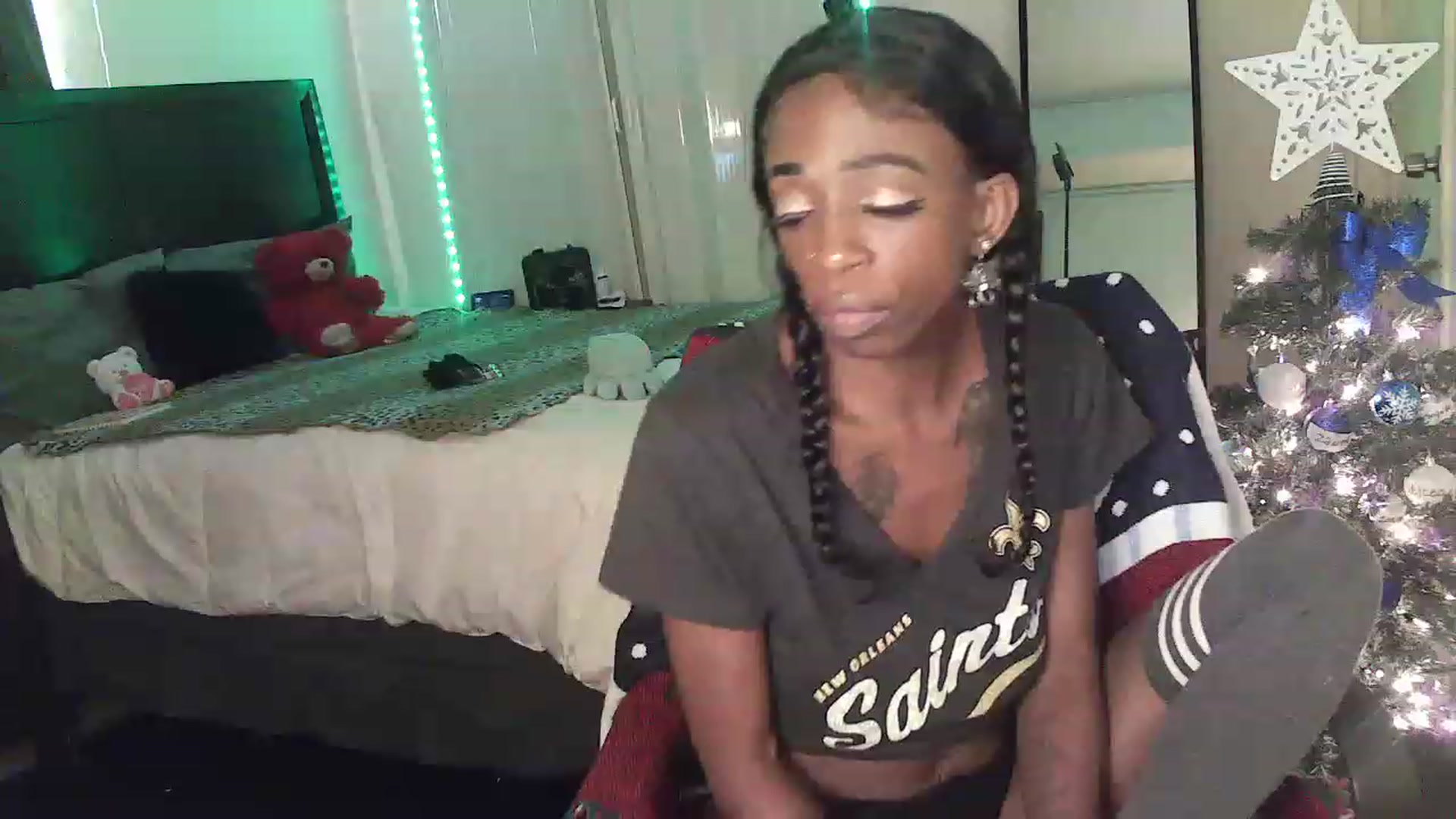 Gallery image thumbnail from cammversary1's myfreecams stream on, 12/18/2022, 21:01 image 9 of 20