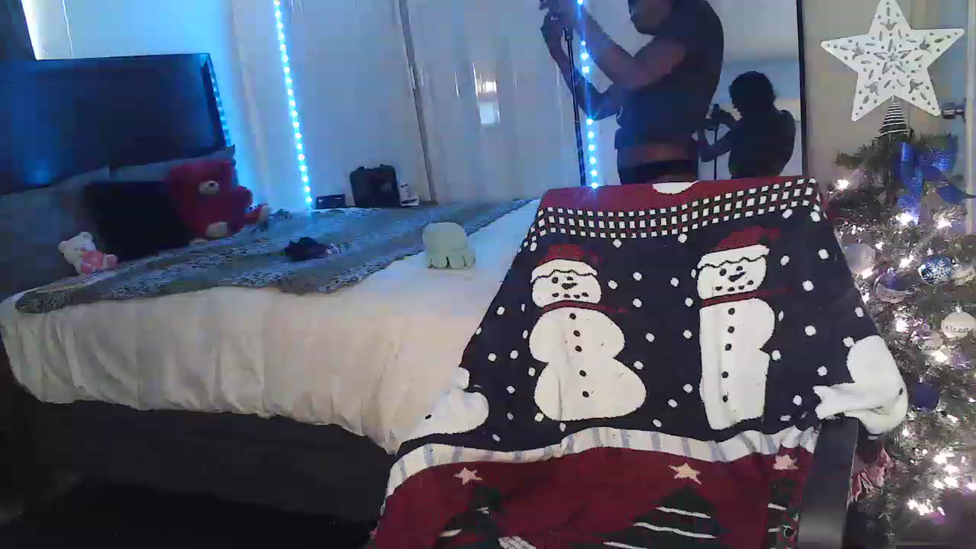 Gallery image thumbnail from cammversary1's myfreecams stream on, 12/18/2022, 21:01 image 7 of 20
